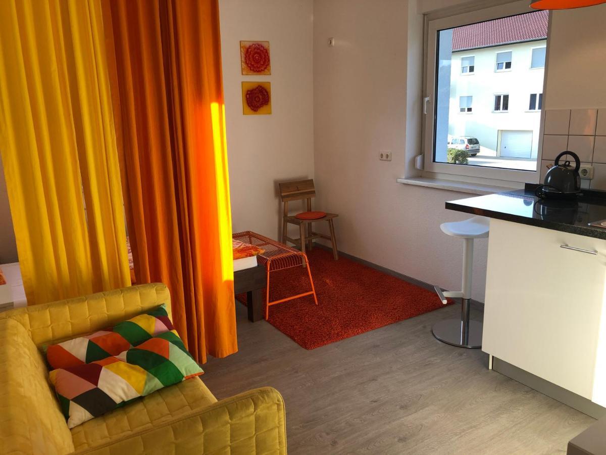 Altstadt Naehe 7 Min Fussweg Ueber Alte Maibruecke Zu Pension Mit Balkon & Garten, Ideal For Long Stay, Relocation Ochsenfurt Bagian luar foto