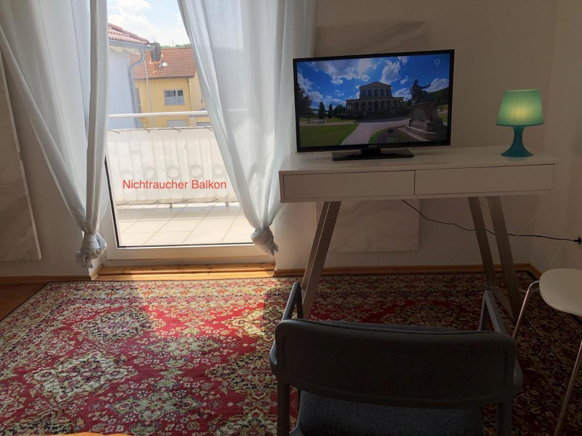 Altstadt Naehe 7 Min Fussweg Ueber Alte Maibruecke Zu Pension Mit Balkon & Garten, Ideal For Long Stay, Relocation Ochsenfurt Bagian luar foto