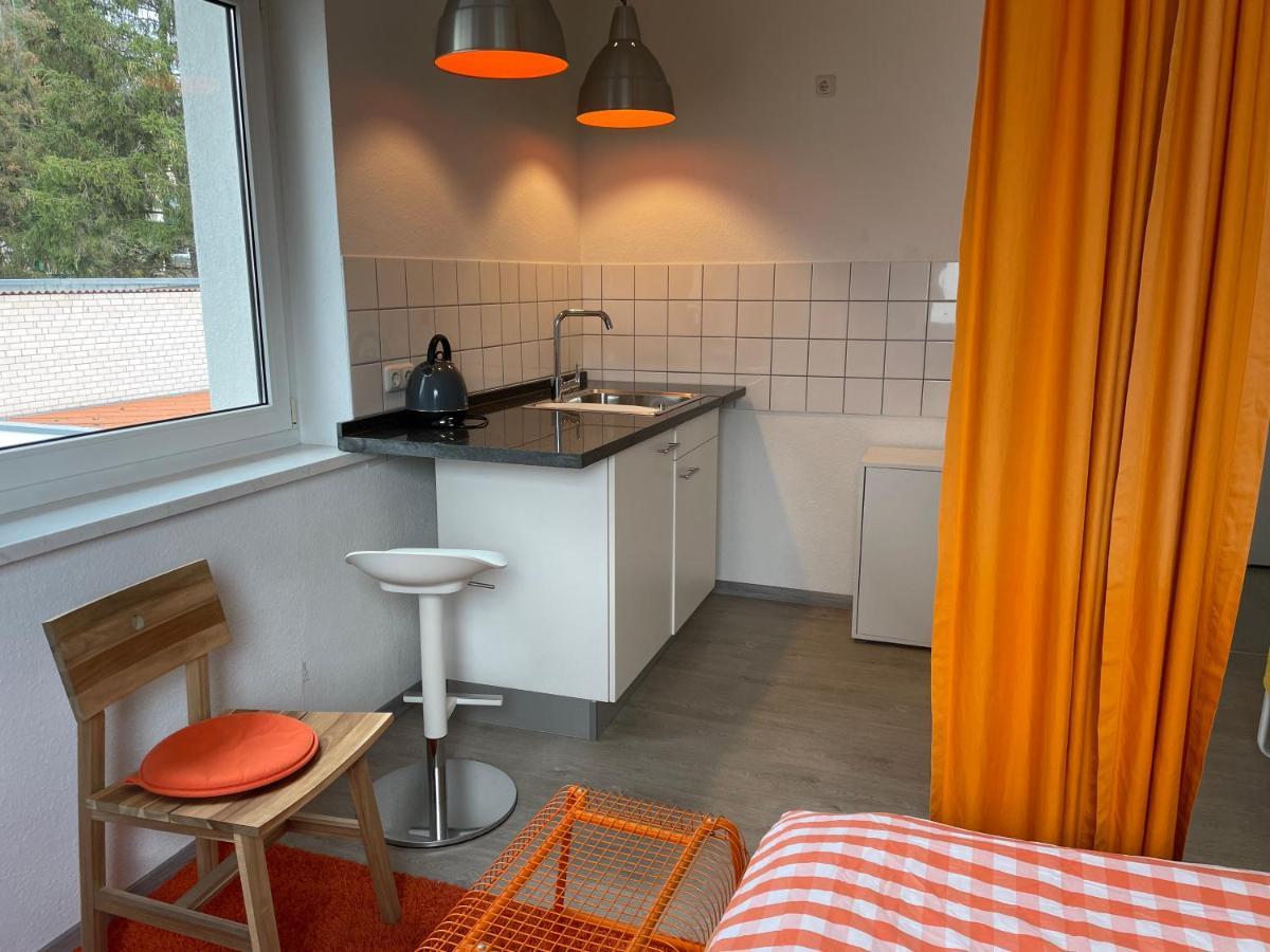 Altstadt Naehe 7 Min Fussweg Ueber Alte Maibruecke Zu Pension Mit Balkon & Garten, Ideal For Long Stay, Relocation Ochsenfurt Bagian luar foto