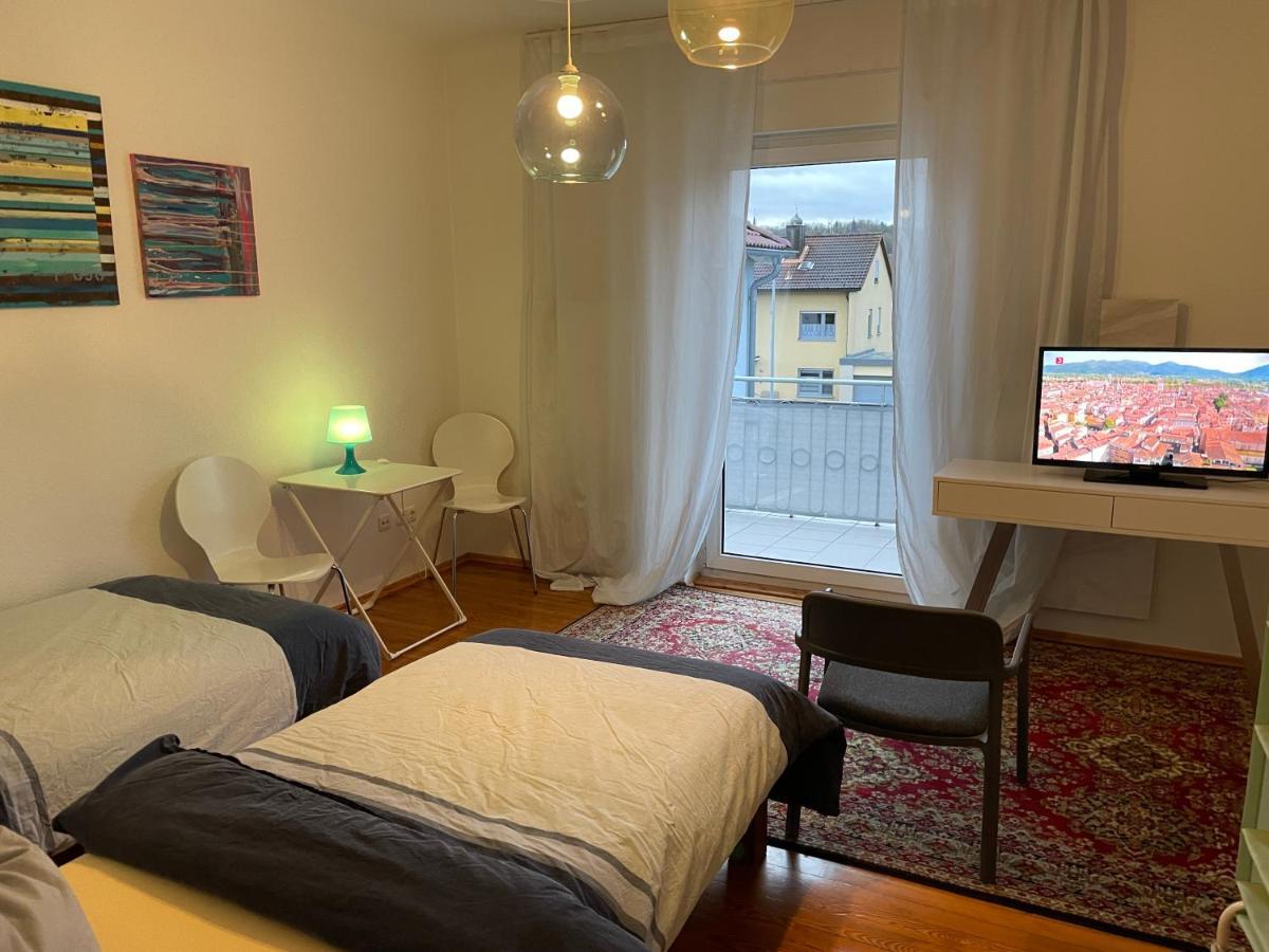 Altstadt Naehe 7 Min Fussweg Ueber Alte Maibruecke Zu Pension Mit Balkon & Garten, Ideal For Long Stay, Relocation Ochsenfurt Bagian luar foto